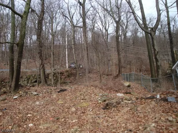 Hopatcong Boro, NJ 07843,207 Hudson Ave