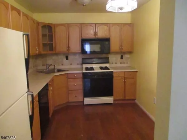 Newark City, NJ 07103,76 Boston St