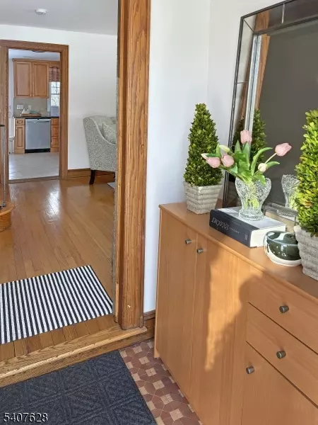 Bloomfield Twp., NJ 07003,371 Essex Ave