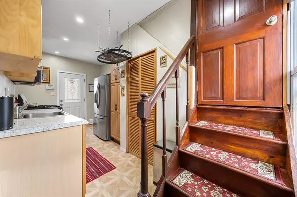 Staten  Island, NY 10314,171 Burke AVE