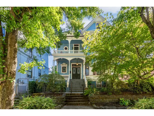 726 NW 22ND AVE, Portland, OR 97210