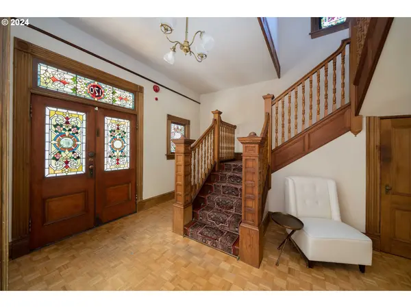 726 NW 22ND AVE, Portland, OR 97210