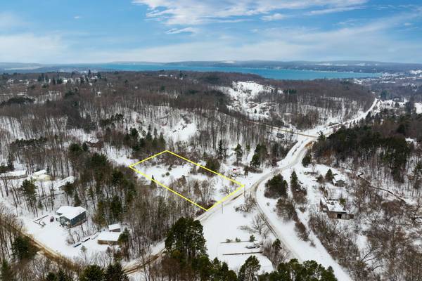 00 East ST, Benzonia, MI 49616