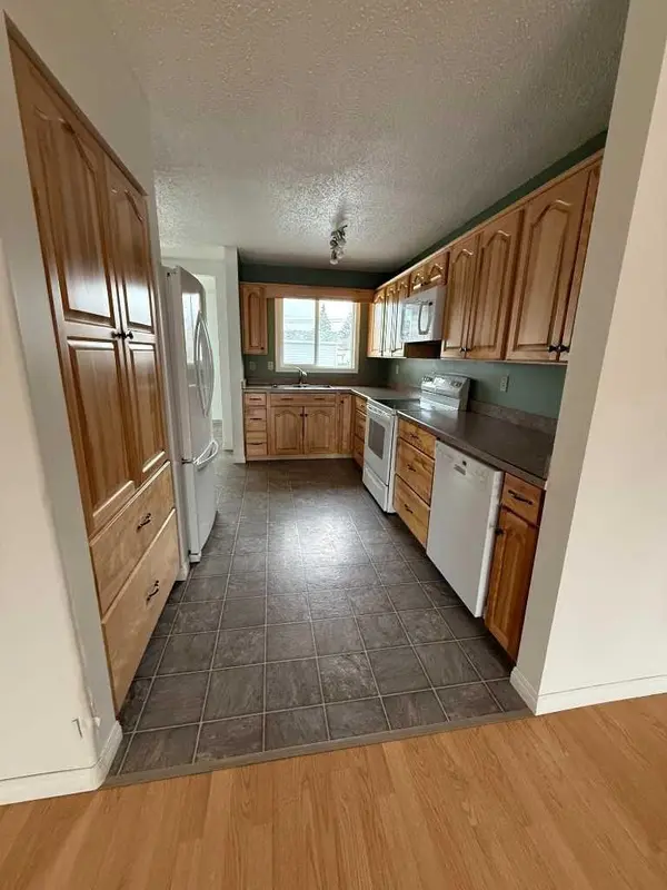 High Level, AB T0H 1Z0,10303 105 ST W