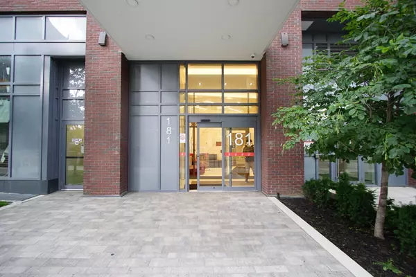 Toronto C01, ON M5T 0C1,181 Huron ST #904