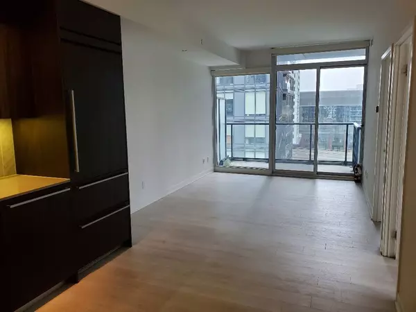 Toronto C01, ON M5V 0J4,90 Queens Wharf RD #910