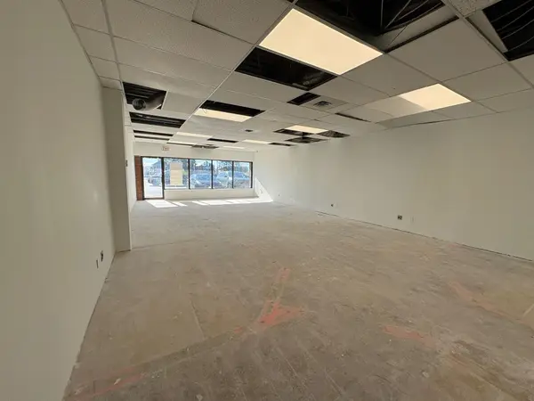 Oshawa, ON L1J 2J9,400 King ST W #8