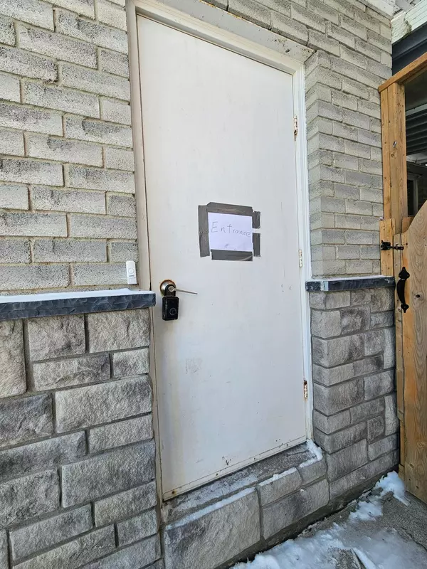 Toronto E10, ON M1C 3P4,106 East AVE #Basement