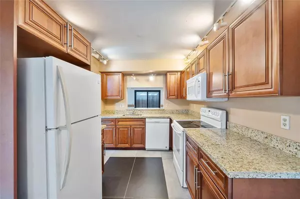 Coconut Creek, FL 33066,2157 NW 37TH #2157