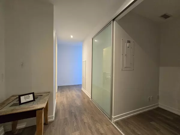 Vaughan, ON L4K 0J7,950 Portage Pkwy #2708