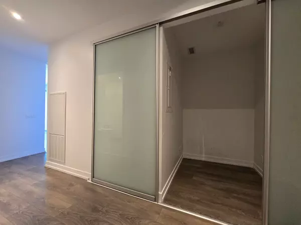 Vaughan, ON L4K 0J7,950 Portage Pkwy #2708