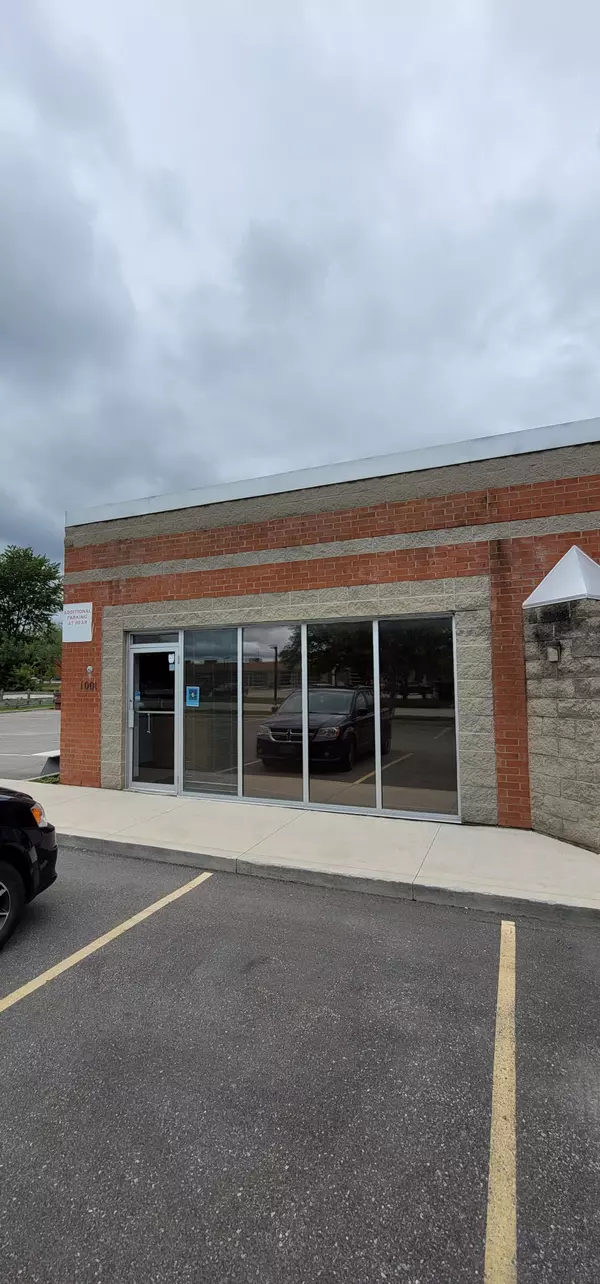 74 Cedar Pointe DR #1001, Barrie, ON L4N 5R7