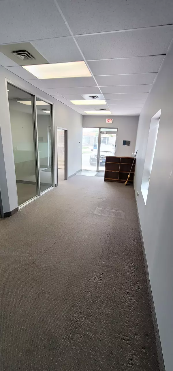 Barrie, ON L4N 5R7,74 Cedar Pointe DR #1001