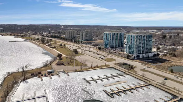 Barrie, ON L4N 6G2,37 Ellen ST #1502