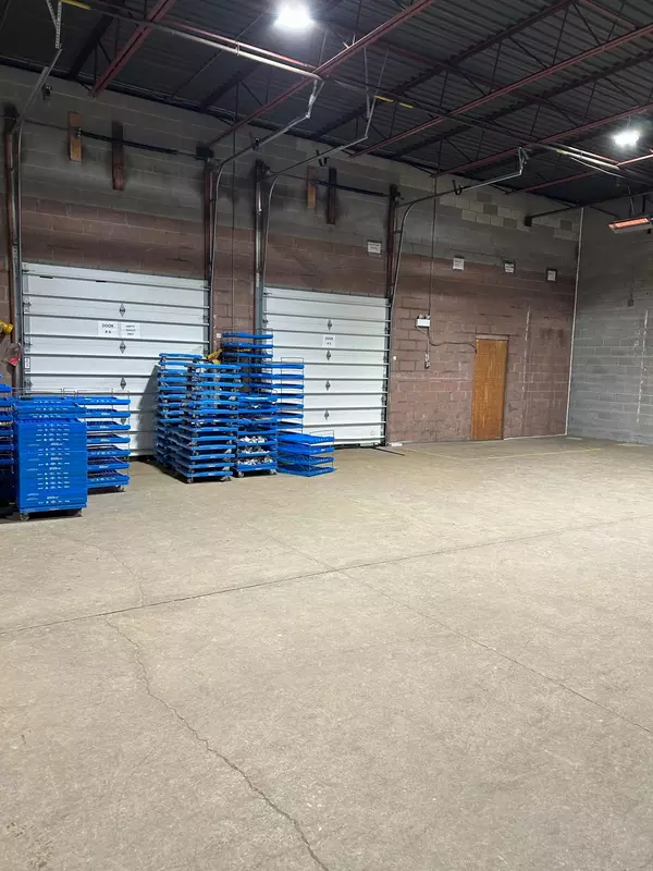 Barrie, ON L4N 5P4,10 PATTERSON RD #3 & 4