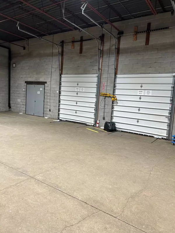 Barrie, ON L4N 5P4,10 PATTERSON RD #3 & 4