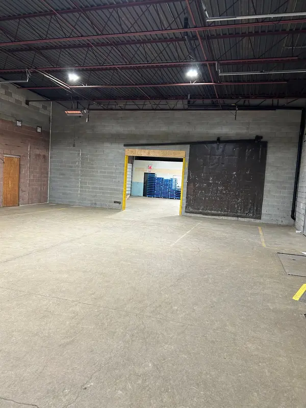 Barrie, ON L4N 5P4,10 PATTERSON RD #3 & 4