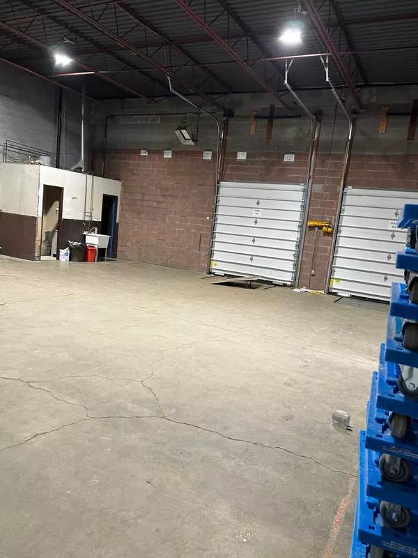 Barrie, ON L4N 5P4,10 PATTERSON RD #3 & 4