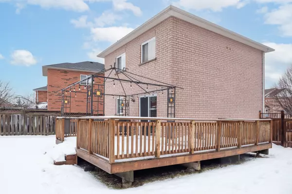 Barrie, ON L4N 8W3,7 Drake DR