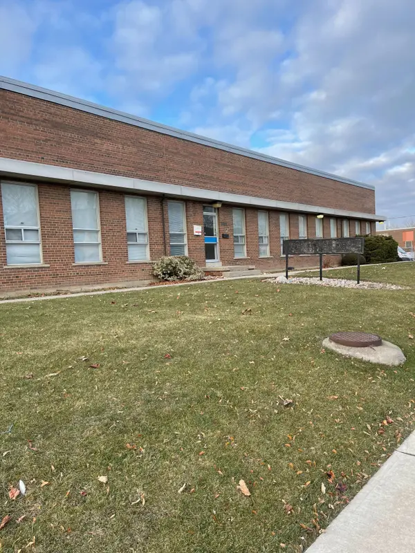 Mississauga, ON L5E 1H1,865 Rangeview RD