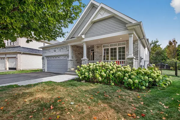 Barrhaven, ON K2J 0M2,128 Chenoa WAY