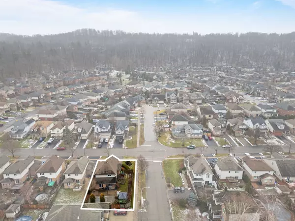 Grimsby, ON L3M 5K9,83 Udell WAY