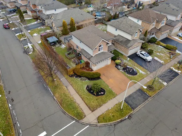 Grimsby, ON L3M 5K9,83 Udell WAY