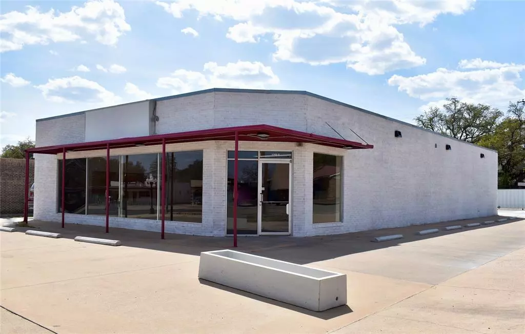 Brady, TX 76825,1200 S Bridge Street