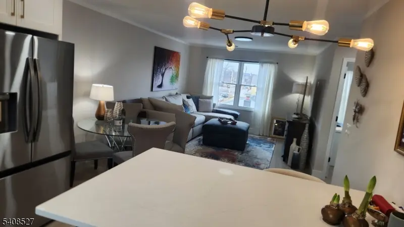 Lyndhurst Twp., NJ 07071,731 Lake Ave #2