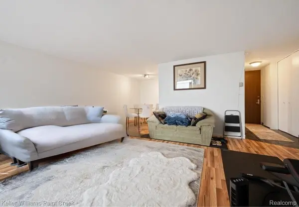 Detroit, MI 48214,8200 E Jefferson AVE #1802