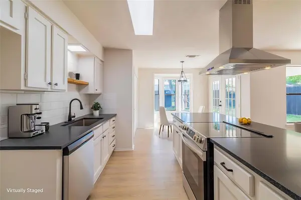 Benbrook, TX 76126,220 Jeaneta Avenue