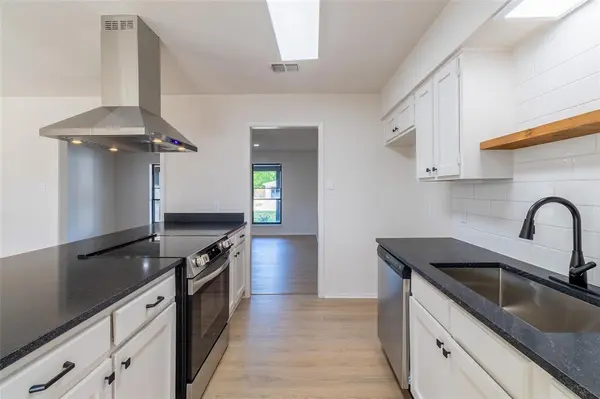 Benbrook, TX 76126,220 Jeaneta Avenue