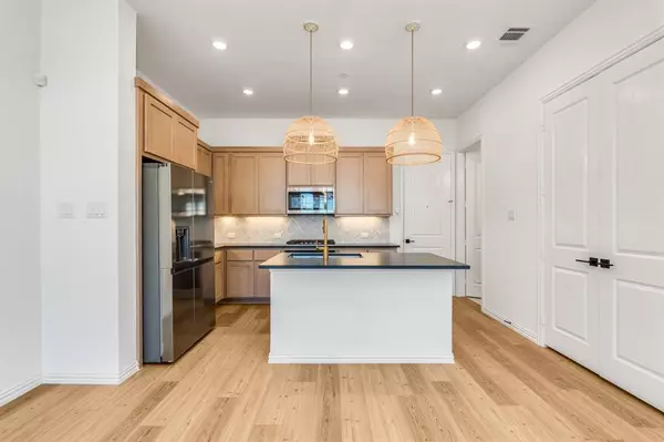 North Richland Hills, TX 76180,4325 Henderson Avenue