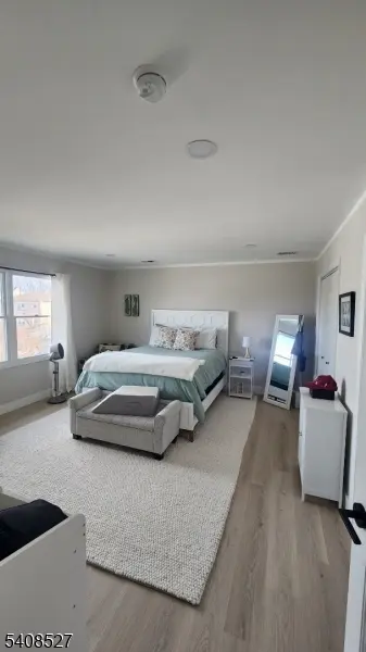 Lyndhurst Twp., NJ 07071,731 Lake Ave #2