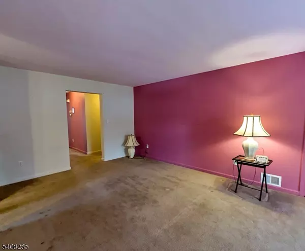 Clifton City, NJ 07012,34 Chanda Ct #34