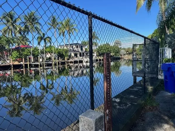 Pompano Beach, FL 33060,201 SE 6th Ave #13