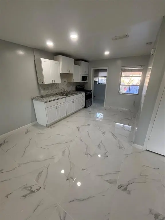 268 NE 41st ST, Oakland Park, FL 33334