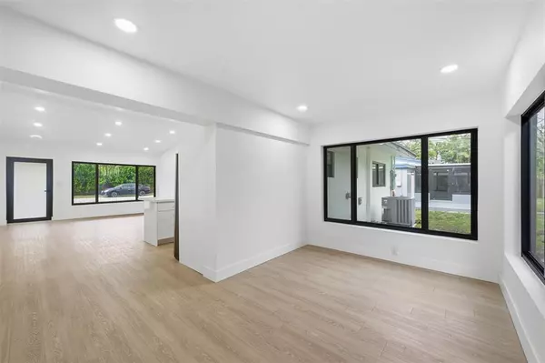 Fort Lauderdale, FL 33315,1824 SW 30th St