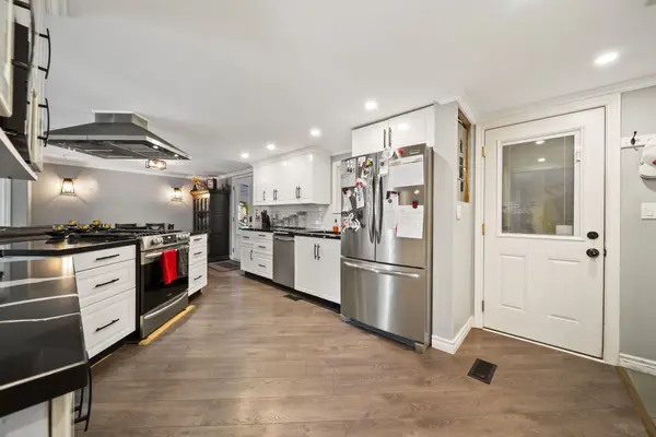 Oro-medonte, ON L0L 1T0,1 MAPLE CRES