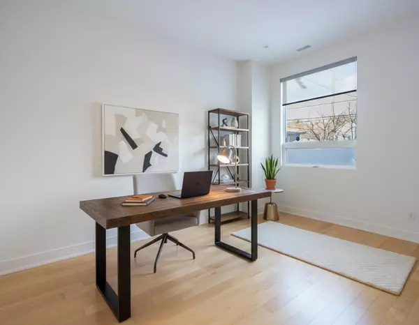 Toronto W01, ON M6S 3T3,88 South Kingsway WAY