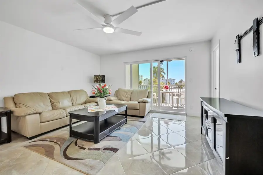720 Bayshore Dr #304, Fort Lauderdale, FL 33304