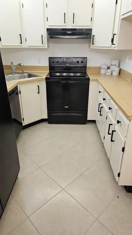 Greenacres, FL 33415,721 Sunny Pine Way #G2