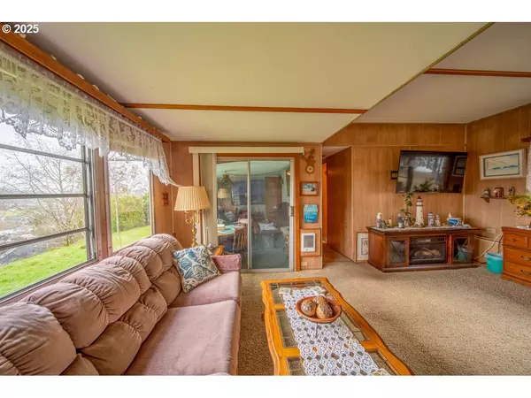 Reedsport, OR 97467,1900 ROWE ST