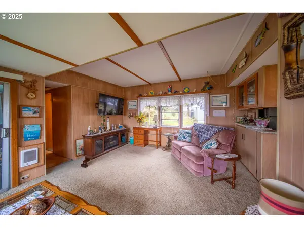 Reedsport, OR 97467,1900 ROWE ST