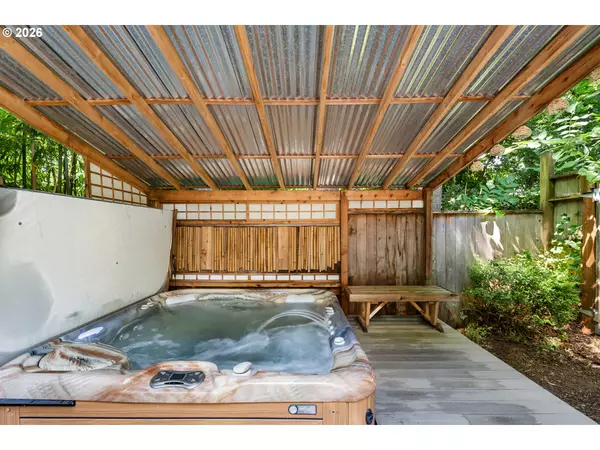 Portland, OR 97219,8957 SW TERWILLIGER BLVD