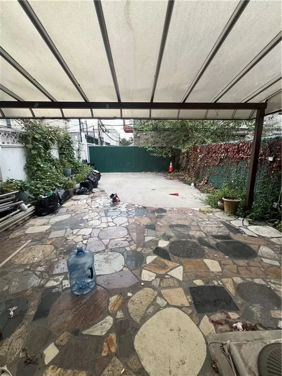 Brooklyn, NY 11204,116 Avenue O