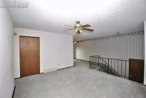 Colorado Springs, CO 80909,1702 Auburn DR