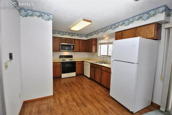 Colorado Springs, CO 80909,1702 Auburn DR