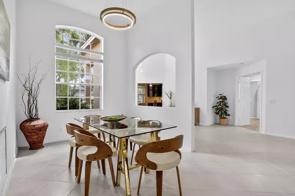 Weston, FL 33332,2807 Oakbrook Ln