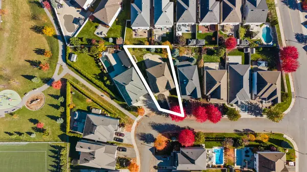 Barrhaven, ON K2J 5S8,180 Sunita CRES